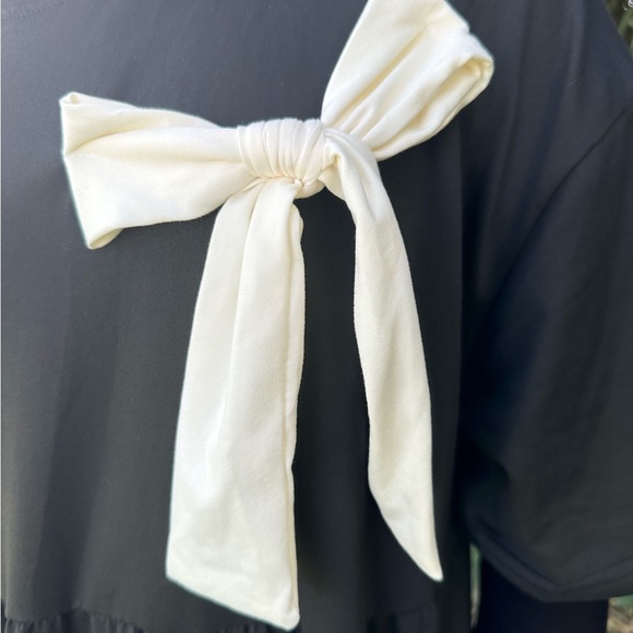 SOLD‼️Black Dress with Cream Bows - Picture 4 of 5
